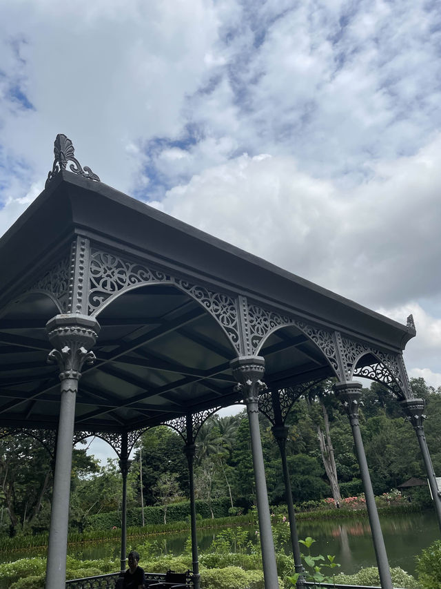 🇸🇬The Swan Lake Gazebo 