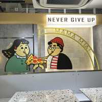 為食妹帶大麻成去九龍城食Pizza