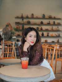 Serene house cafe 🏠☕️
