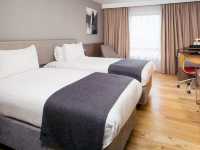 ✨ Stay at Holiday Inn London West