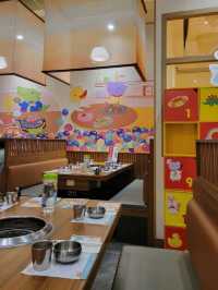 韓式餐廳的悠閒下午茶🧇 設小朋友波波池和game room玩👪