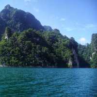 ล่องแพเขื่อนเชี่ยวหลาน