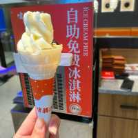 「廣東啫啫煲」，餐廳位於卓越INTOW商場
