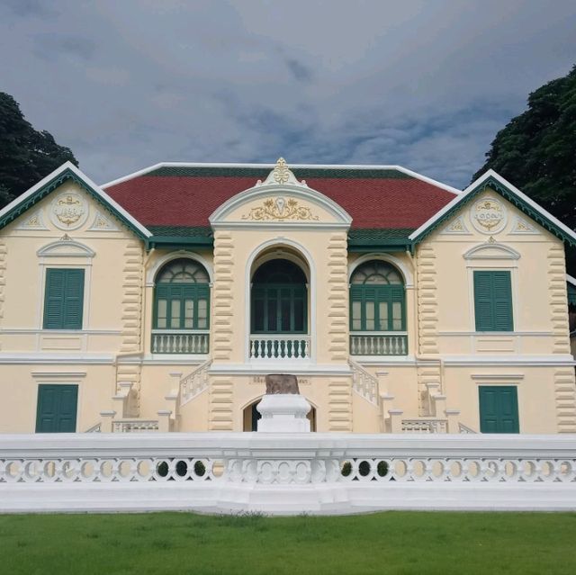วัดที่มีเพดานและฐานชุกชีสวยที่สุดในประเทศไทย🇹🇭