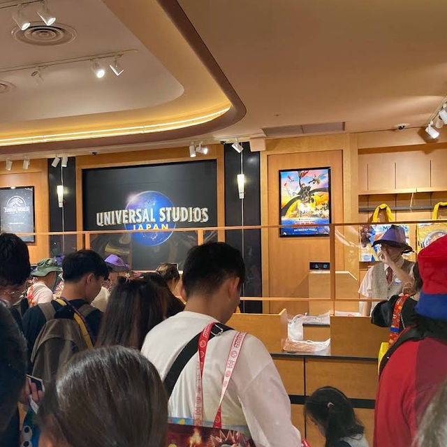 จุดคืนภาษีใน USJ : Studio Gifts West