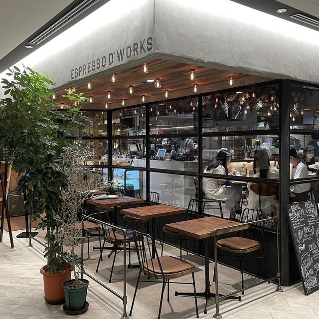 【東京・池袋】焼きたてパンが食べ放題？！パンとトリュフオムレツが食べられるお店🍞🤍