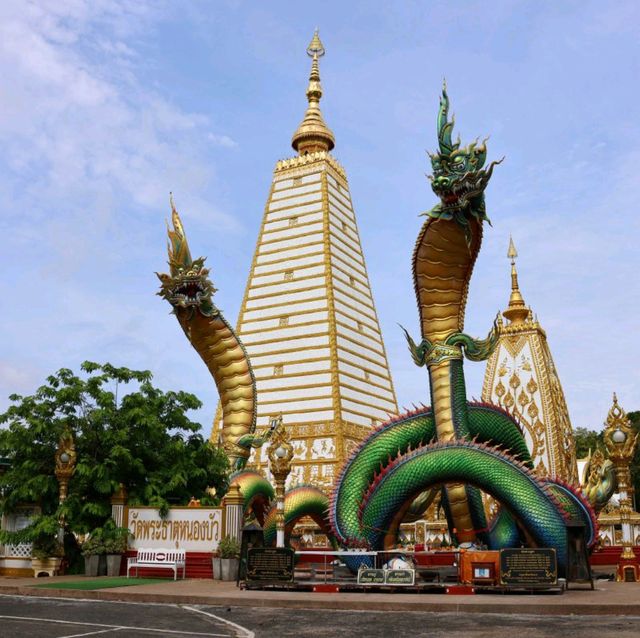 วัดพระธาตุหนองบัว อุบลราชธานี