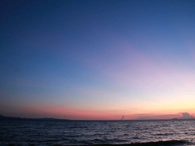 ชมพระอาทิตย์ตกที่หาดจอมเทียน