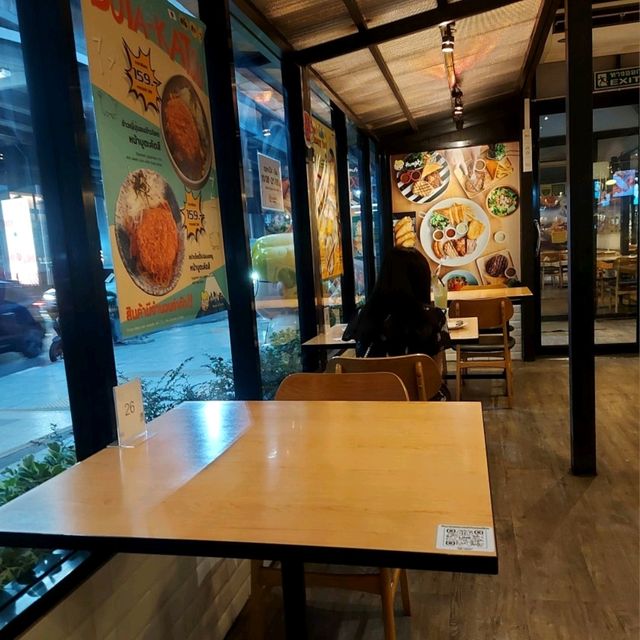 Hungry Nerd Steak & Pasta @ ราชเทวี