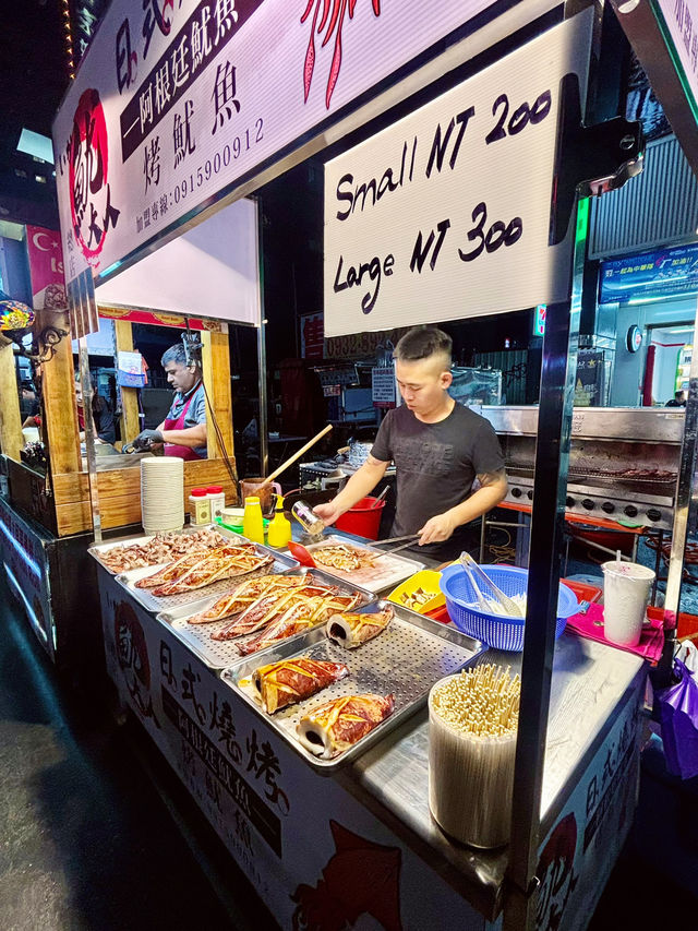 【高雄】六合夜市：高雄歷史最悠久的夜市之一