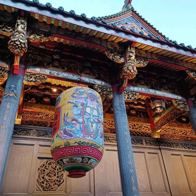Lungshan Temple: A Spiritual Haven with Breathtaking Architecture