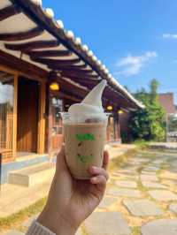 한옥과 소나무의 조화가 예쁜 경주카페🌳