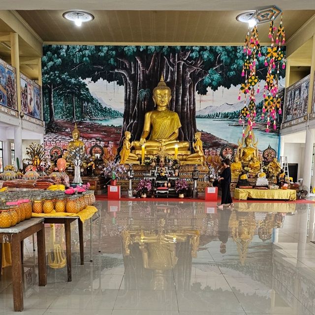 蘭卡威浮羅交雲幸運泰佛寺（Wat Koh Wanararm）