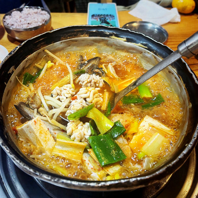 쌀쌀한 가을 날씨에 즐기기 좋은 동해바다 동태탕 