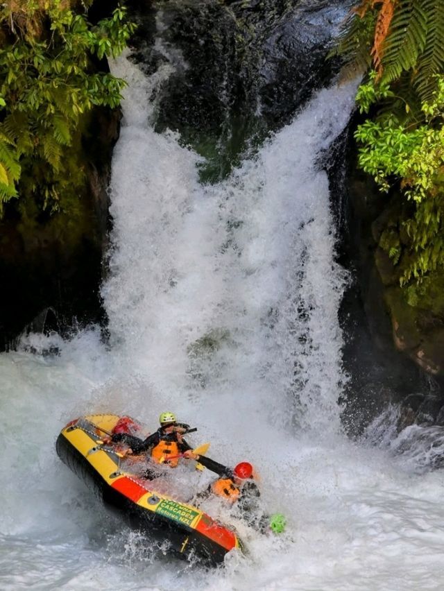 🇳🇿 Rafting at Tutea Falls 📍 Rotorua