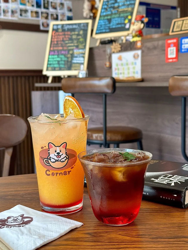 隱藏喺彩虹樓梯嘅咖啡店