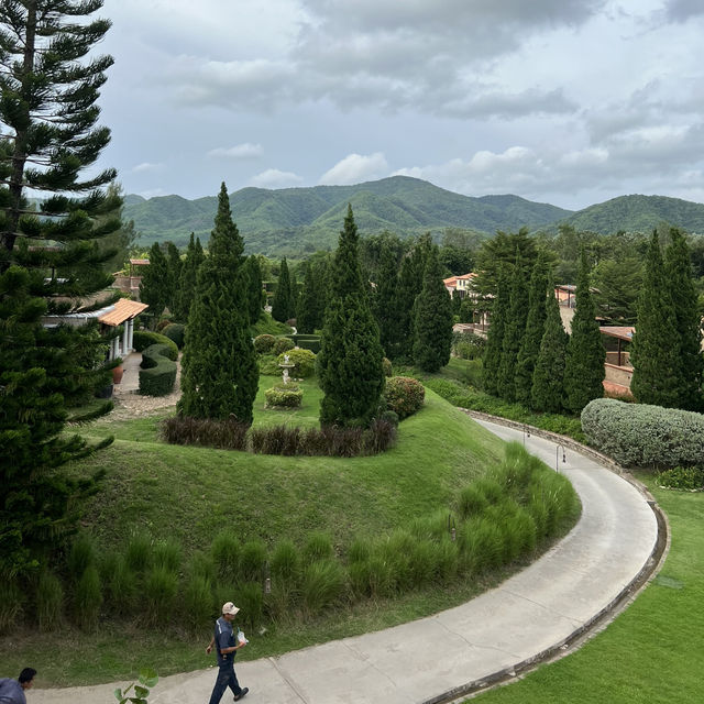 ลาทอสคาน่า สวนผึ้งฟีลยุโรป แค่สามใบเทา 🌳🐝✨