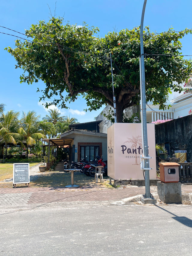 【バリ島】美しい金色ビーチでキンキンに冷えたドリンクを✨