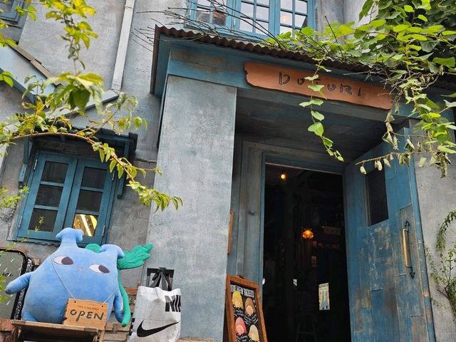 【可愛いレトロ空間】Dotori Cafe❤龍山