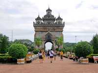 Patuxay - Victory Monument ประตูชัย เวียงจันทน์