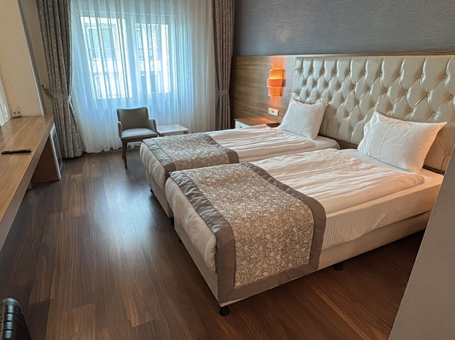 土耳其之旅🇹🇷｜恰納卡萊Parion Hotel ｜週邊有超市及商家