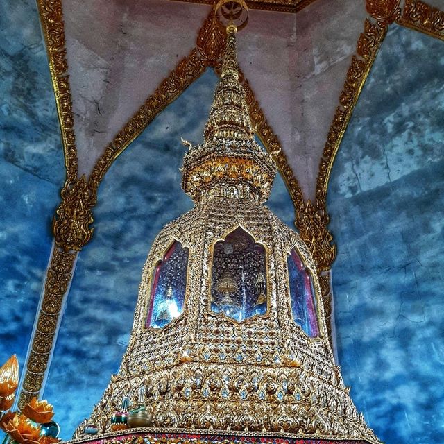 สักการะพระบรมสารีริกธาตุ ณ พระมหาเจดีย์ชัยมงคล
