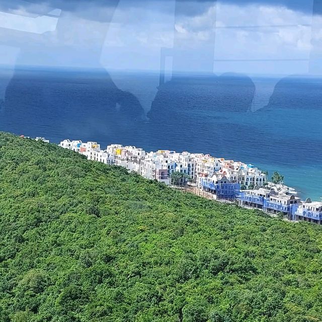 Hon Thom Cable Car & Island