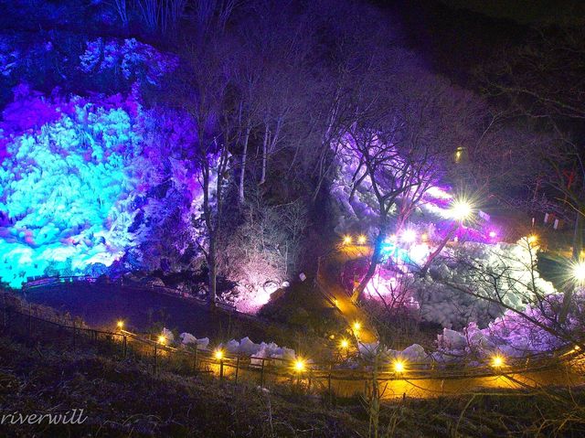 【埼玉県】秩父三大氷柱の一つ！ライトアップが迫力の「あしがくぼの氷柱」
