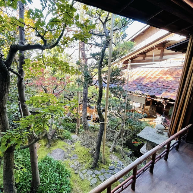 『武家屋敷跡 野村家』で見る襖絵や野村家伝来の刀剣・甲冑