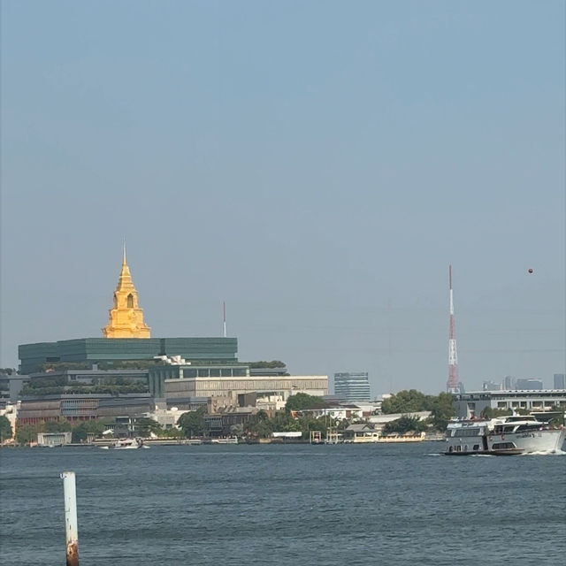 Adamus Cafe by the River ฮาลาล