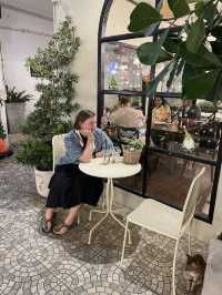 A Cozy Evening at Walk In Café in Ayutthaya