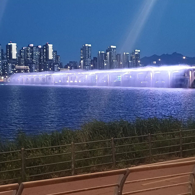 盤浦大橋 月光虹噴水 