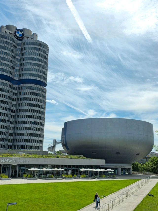 寶馬博物館‐探索這座汽車愛好者的夢幻天堂🚗✨，每一個展品都讓人讚嘆不已📸🤩