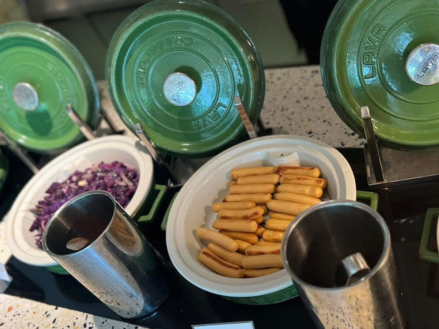 พาส่อง Breakfast The Standard Huahin