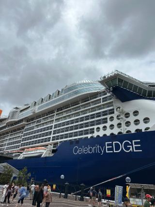 🌊✨ Sail in Style with Celebrity Cruises 🛳️🌎