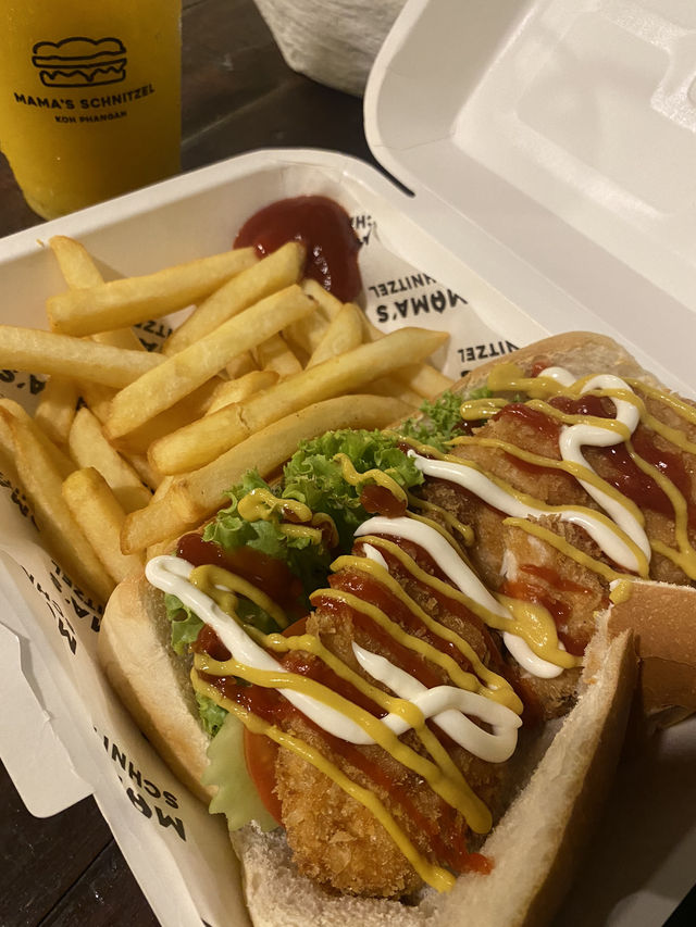 🇹🇭帕岸島最好吃的三明治！🥪Mama’s Schnitzel