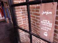 Junjun Shop Cafe' : คาเฟ่คัพเค้กจิ๋ว เชียงใหม่