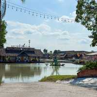 ตลาดน้ำสี่ภาค - แลนด์มาร์คเช็คอินพัทยา