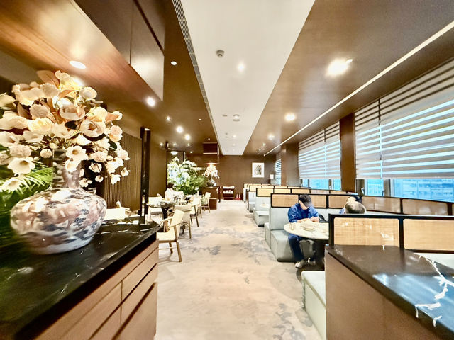 高雄福華大飯店（珍珠坊）重新裝潢過富麗堂皇.美食非吃不可