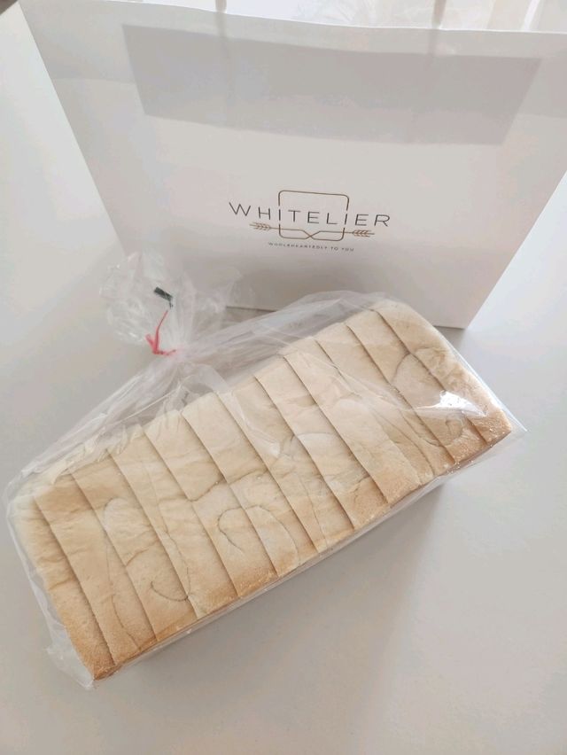 🍞식빵의 재발견,,생식빵이 예술인, "화이트리에 산본점"🍞