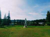 越難大叻春香湖畔著名景點：Đà Lạt Bishop Mission，湖邊歐式雕像和建築，適合打卡拍照📸