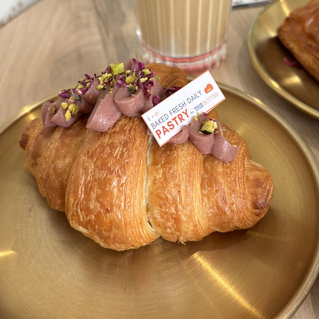 super cute dessert you might leave the cafe starving