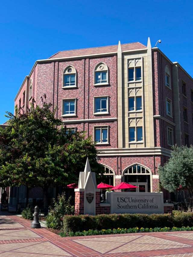 🏫 USC 캠퍼스, LA의 학문과 전통의 상징! 