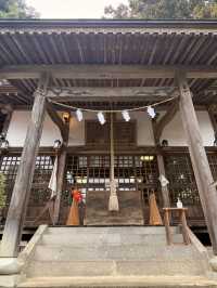 群馬県みなかみ町の「三峯神社」—垂れ耳の狛犬が迎える癒しの社