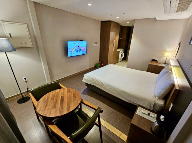 首爾平價住宿推薦| 首爾First Stay Hotel入住心得｜近明洞站交通便利、夜市美食環繞、小資族首選
