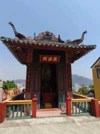 位處半山的百年古代禪院