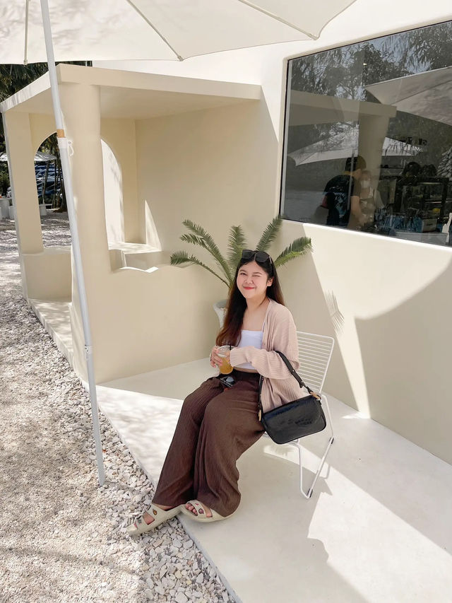 ☕️ gloi cafe คาเฟ่มินิมอลสไตล์เกาหลีเกาใจ ที่กาญ!✨