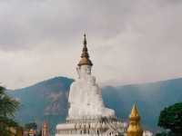 วัดพระธาตุผาซ่อนแก้ว @ เขาค้อ