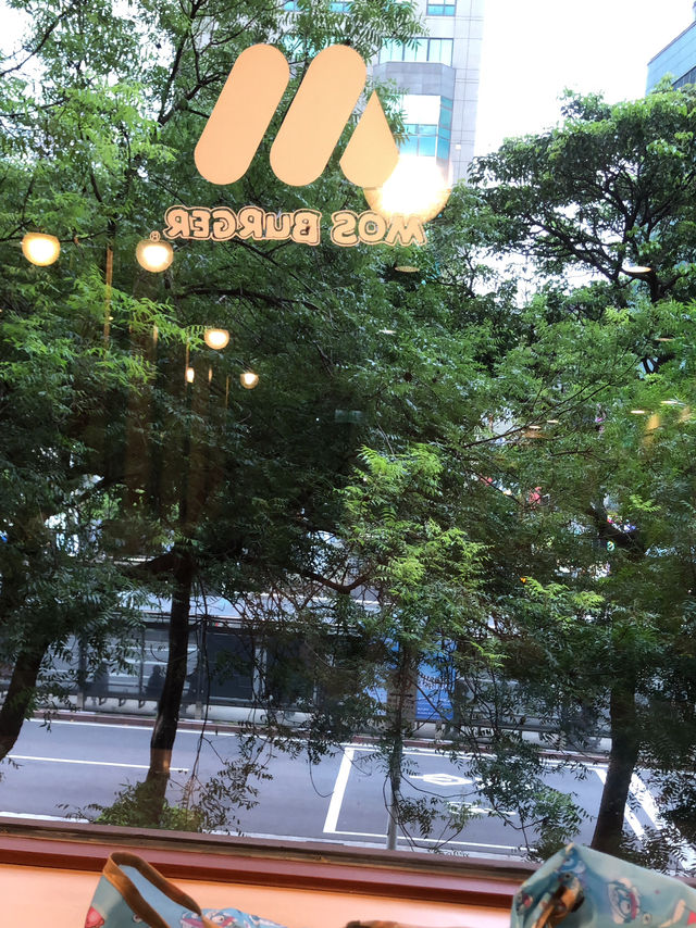 很寫意的一間麵包店🧁