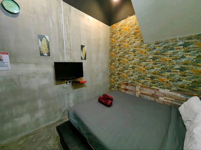 “Transit Haven Near KLIA: Eman Cottage Kip Sentral”